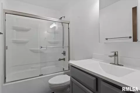 Bath - 3606 Sheffield Rd, Springfield, IL 62703 photo 1 of 2