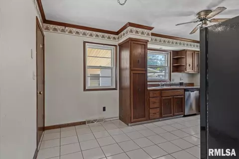 Entry Way - 3606 Sheffield Rd, Springfield, IL 62703 photo 1 of 3