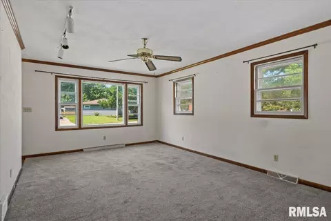 Living - 3606 Sheffield Rd, Springfield, IL 62703 photo 4 of 4