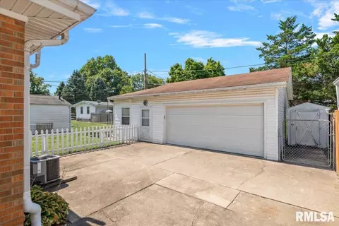 Exterior - 5 Saint Cabrini Ct, Springfield, IL 62702 photo 2 of 6
