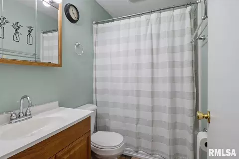 Bath - 5 Saint Cabrini Ct, Springfield, IL 62702 photo 1 of 1
