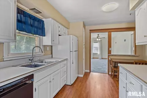 Entry Way - 5 Saint Cabrini Ct, Springfield, IL 62702 photo 2 of 2