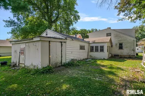Exterior - 2619 E Keys Ave, Springfield, IL 62702 photo 3 of 8
