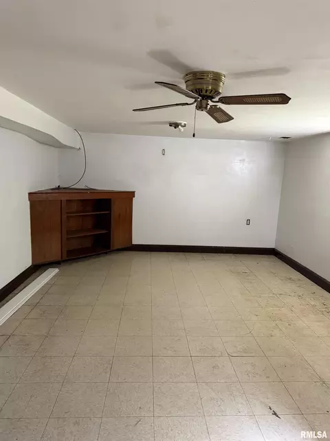 Living - 2619 E Keys Ave, Springfield, IL 62702 photo 6 of 6