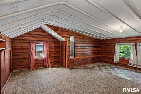 Bedroom - 2619 E Keys Ave, Springfield, IL 62702 photo 9 of 11