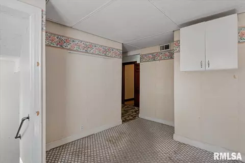 Entry Way - 2619 E Keys Ave, Springfield, IL 62702 photo 1 of 1