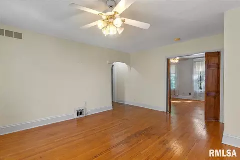 Living - 600 E Black Ave, Springfield, IL 62702 photo 3 of 4