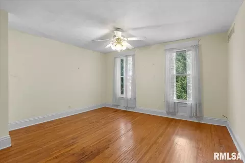 Bedroom - 600 E Black Ave, Springfield, IL 62702 photo 6 of 10