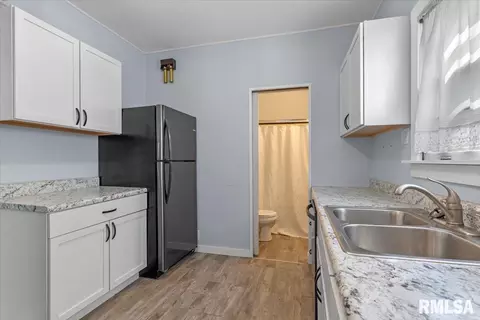 Kitchen - 600 E Black Ave, Springfield, IL 62702 photo 2 of 3
