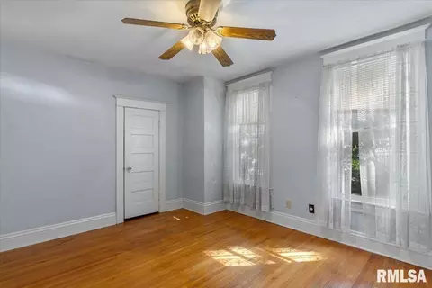 Bedroom - 600 E Black Ave, Springfield, IL 62702 photo 7 of 10