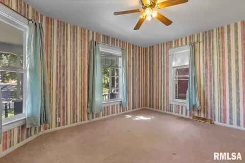 Bedroom - 600 E Black Ave, Springfield, IL 62702 photo 3 of 10