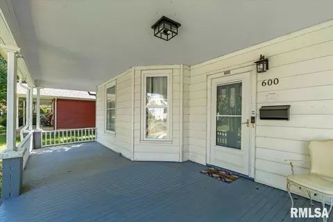 Exterior - 600 E Black Ave, Springfield, IL 62702 photo 3 of 8