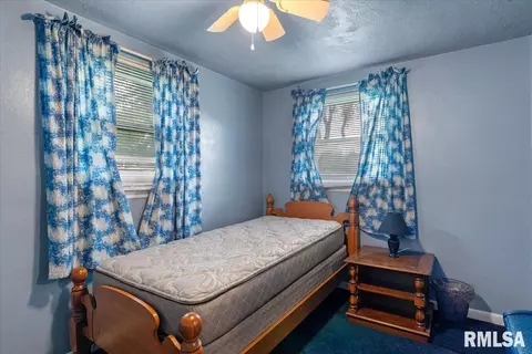 Bedroom - 1608 E Knox Ave, Springfield, IL 62703 photo 1 of 5