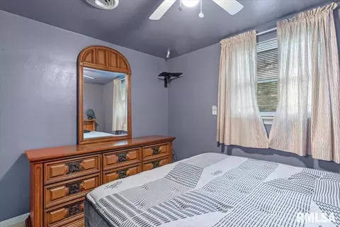 Bedroom - 1608 E Knox Ave, Springfield, IL 62703 photo 4 of 5