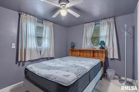Bedroom - 1608 E Knox Ave, Springfield, IL 62703 photo 3 of 5