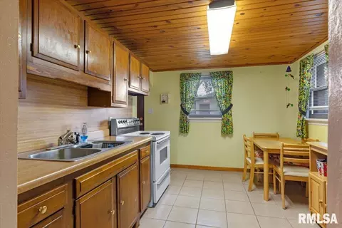 Kitchen - 1608 E Knox Ave, Springfield, IL 62703 photo 1 of 1