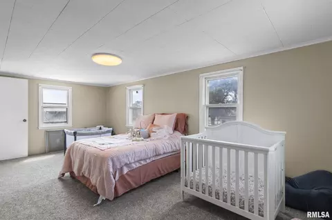 Bedroom - 1812 E Converse St, Springfield, IL 62702 photo 5 of 11