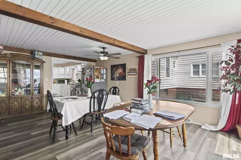 Dining - 1812 E Converse St, Springfield, IL 62702 photo 3 of 4