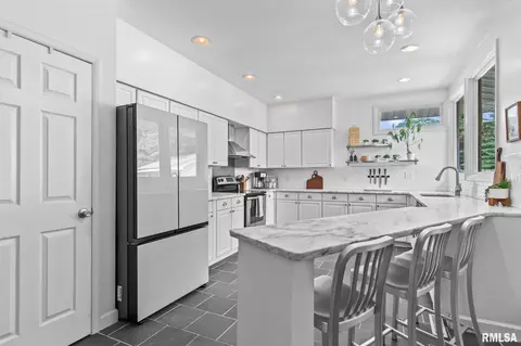 Kitchen - 2001 Creighton Rd, Springfield, IL 62703 photo 1 of 8
