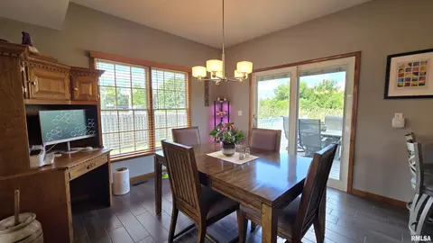 Dining - 3816 Bluestem Ct, Springfield, IL 62707 photo 2 of 2