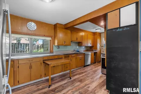 Kitchen - 2952 S 5th St, Springfield, IL 62703 photo 1 of 3