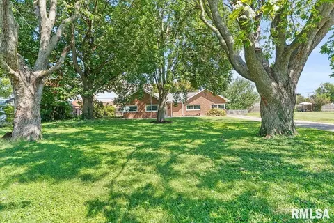 Exterior - 2952 S 5th St, Springfield, IL 62703 photo 2 of 7