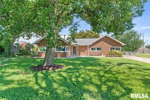 Exterior - 2952 S 5th St, Springfield, IL 62703 photo 3 of 7