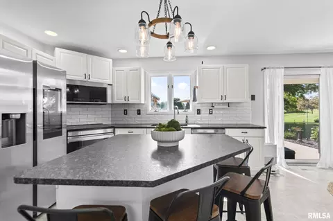 Kitchen - 5105 Eagle Rdg, Springfield, IL 62711 photo 1 of 6