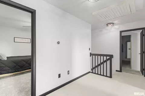 Entry Way - 5105 Eagle Rdg, Springfield, IL 62711 photo 2 of 4