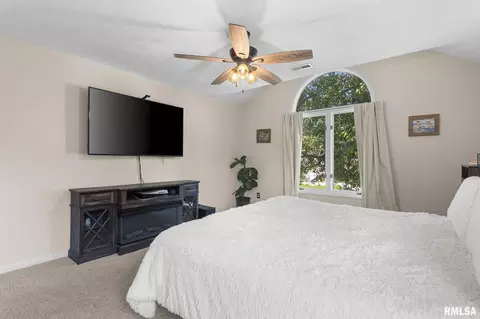 Bedroom - 5105 Eagle Rdg, Springfield, IL 62711 photo 2 of 14