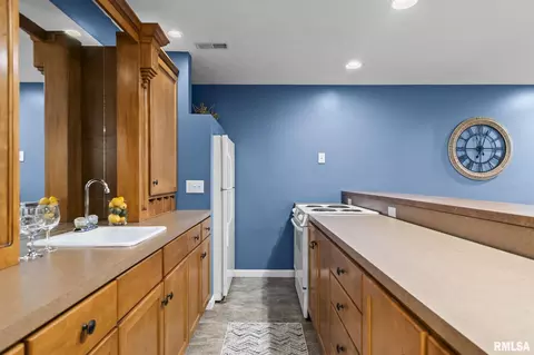 Kitchen - 5105 Eagle Rdg, Springfield, IL 62711 photo 7 of 7