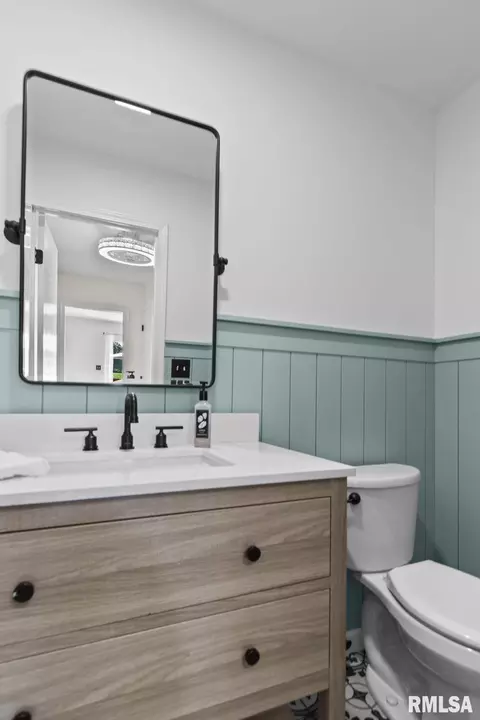 Bath - 5105 Eagle Rdg, Springfield, IL 62711 photo 1 of 8