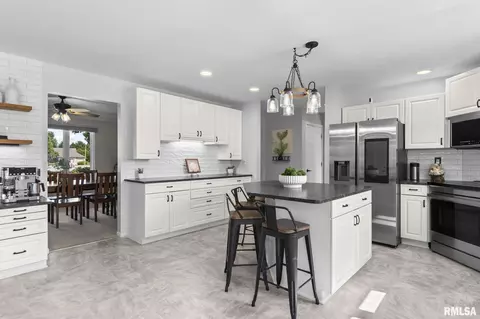 Kitchen - 5105 Eagle Rdg, Springfield, IL 62711 photo 6 of 6