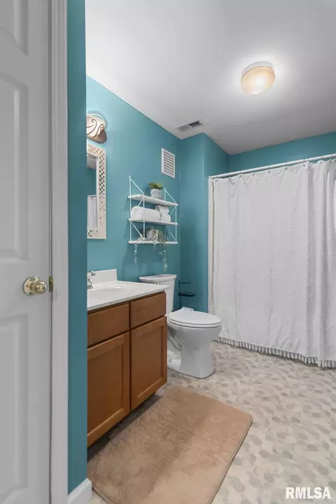 Bath - 5105 Eagle Rdg, Springfield, IL 62711 photo 7 of 8