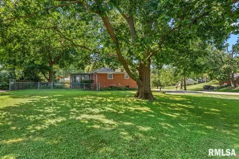 Exterior - 14 Hackney Ln, Springfield, IL 62702 photo 7 of 14