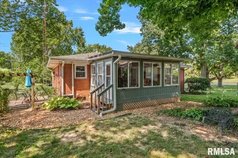 Exterior - 14 Hackney Ln, Springfield, IL 62702 photo 11 of 14