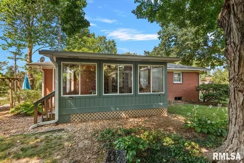 Exterior - 14 Hackney Ln, Springfield, IL 62702 photo 10 of 14