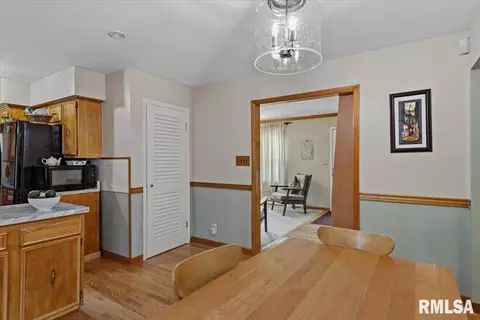 Entry Way - 14 Hackney Ln, Springfield, IL 62702 photo 1 of 3