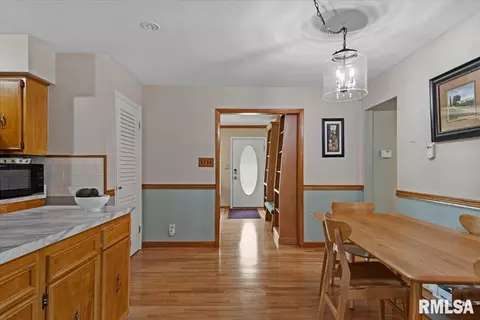 Entry Way - 14 Hackney Ln, Springfield, IL 62702 photo 2 of 3