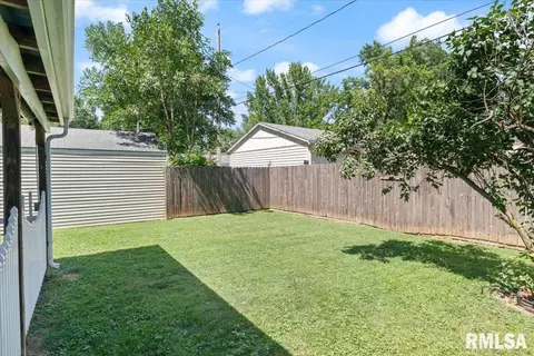 Exterior - 48 Beverly Rd, Springfield, IL 62702 photo 5 of 6