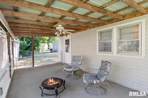 Exterior - 48 Beverly Rd, Springfield, IL 62702 photo 4 of 6