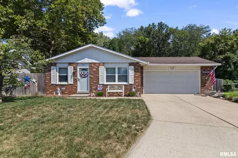 Exterior - 127 E Hawkeye Way, Springfield, IL 62707 photo 2 of 9