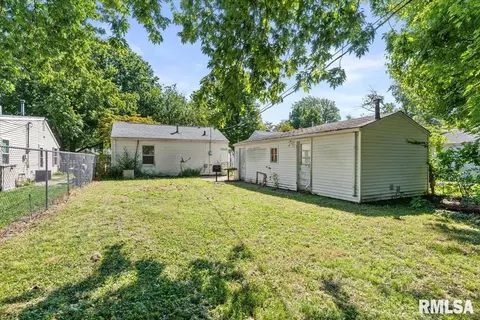 Exterior - 1925 N 20th St, Springfield, IL 62702 photo 5 of 6