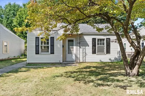 Exterior - 1925 N 20th St, Springfield, IL 62702 photo 2 of 6