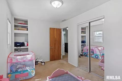Bedroom - 16 Salem Rd, Springfield, IL 62702 photo 4 of 5