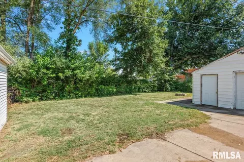 Exterior - 16 Salem Rd, Springfield, IL 62702 photo 1 of 4