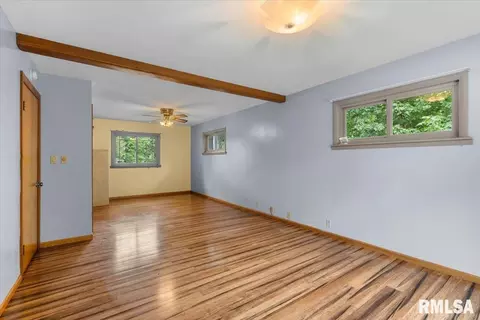 Living - 8 Pajim Ln, Springfield, IL 62712 photo 13 of 13
