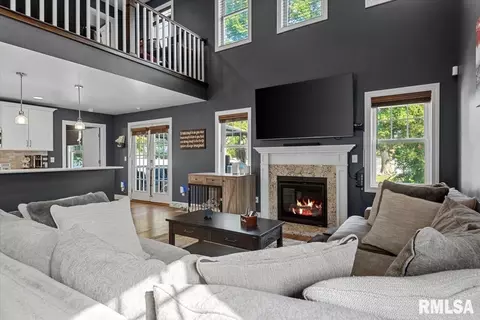 Living - 505 Main St, Rochester, IL 62563 photo 1 of 2