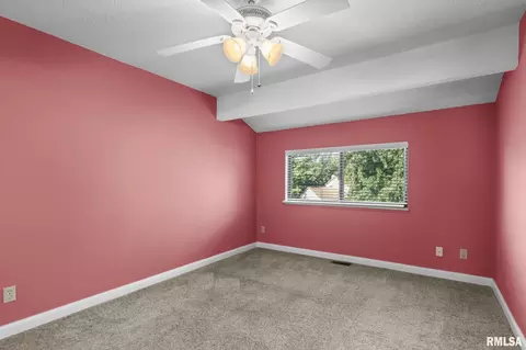 Bedroom - 68 Trailridge Ln, Springfield, IL 62704 photo 7 of 9