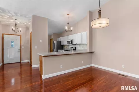 Entry Way - 2402 Checkerberry Ln, Springfield, IL 62711 photo 1 of 3